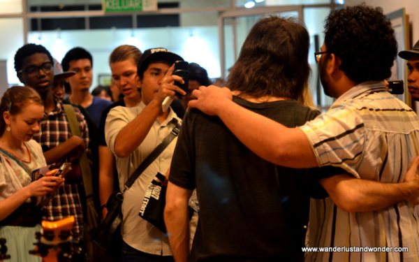 After the set was over Bumblefoot once again set about signing autographs for each fan in attendance.